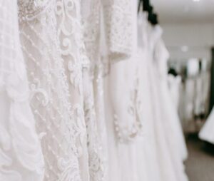 لیست بهترین و ارزانترین مزون لباس عقد عروسی یزد | بهترین مزون یزد | بهترین مزون لباس مجلسی عروسی یزد