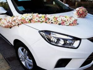 بهترین ارزانترین قیمت گل آرایی و گل کاری ماشین عروس ارومیه توسط بهترین گل فروشی های آذربایجات غربی در محل
