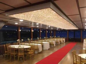 خدمات تشریفات برگزاری مراسم عروسی عقد نامزدی لوکس لاکچری شیک ارزان در کشتی استانبول ترکیه